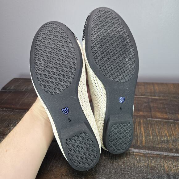 NEW Rothys The Ballet Flat Bow Womens 5 Flats Slip On Ballet Shoes Cream - Picture 9 of 11